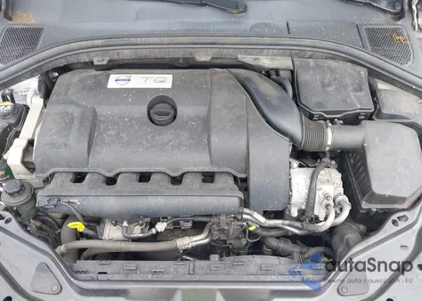 2016 Volvo Xc60 T6 Platinum z USA, uszkodzony, nr VIN YV4902RMXG2850996